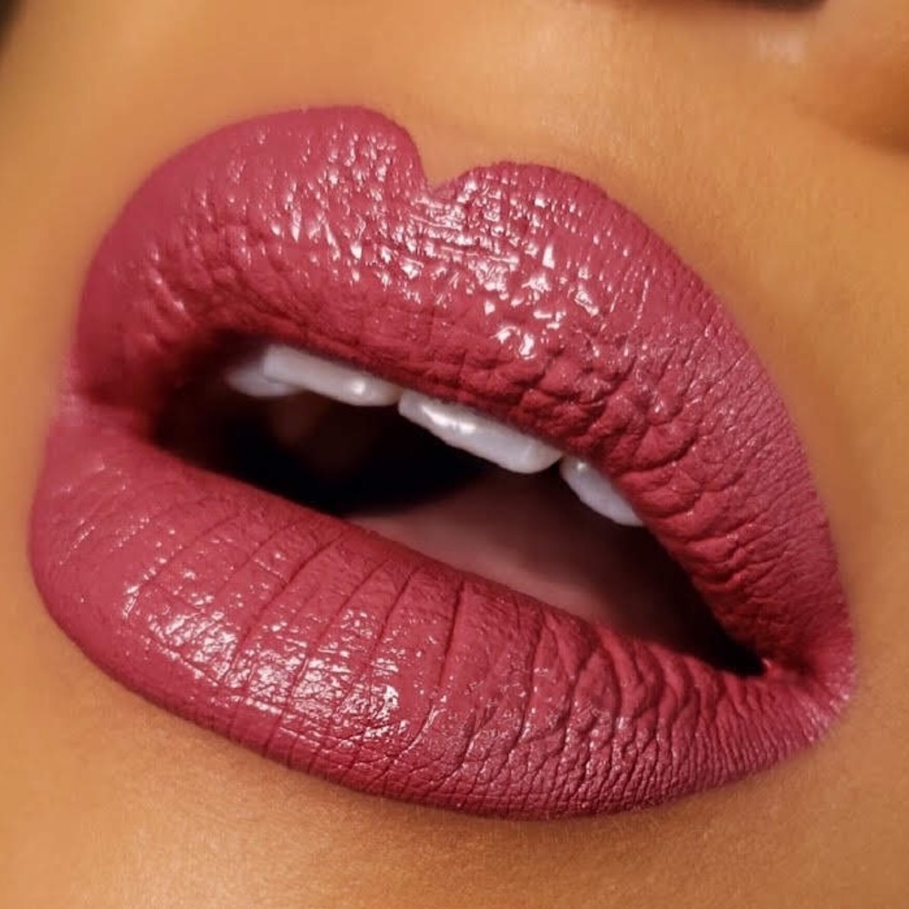 Lipstick & Brush SET💋: Loudmouth Lip Attire shade “Eat. Bae. Love”